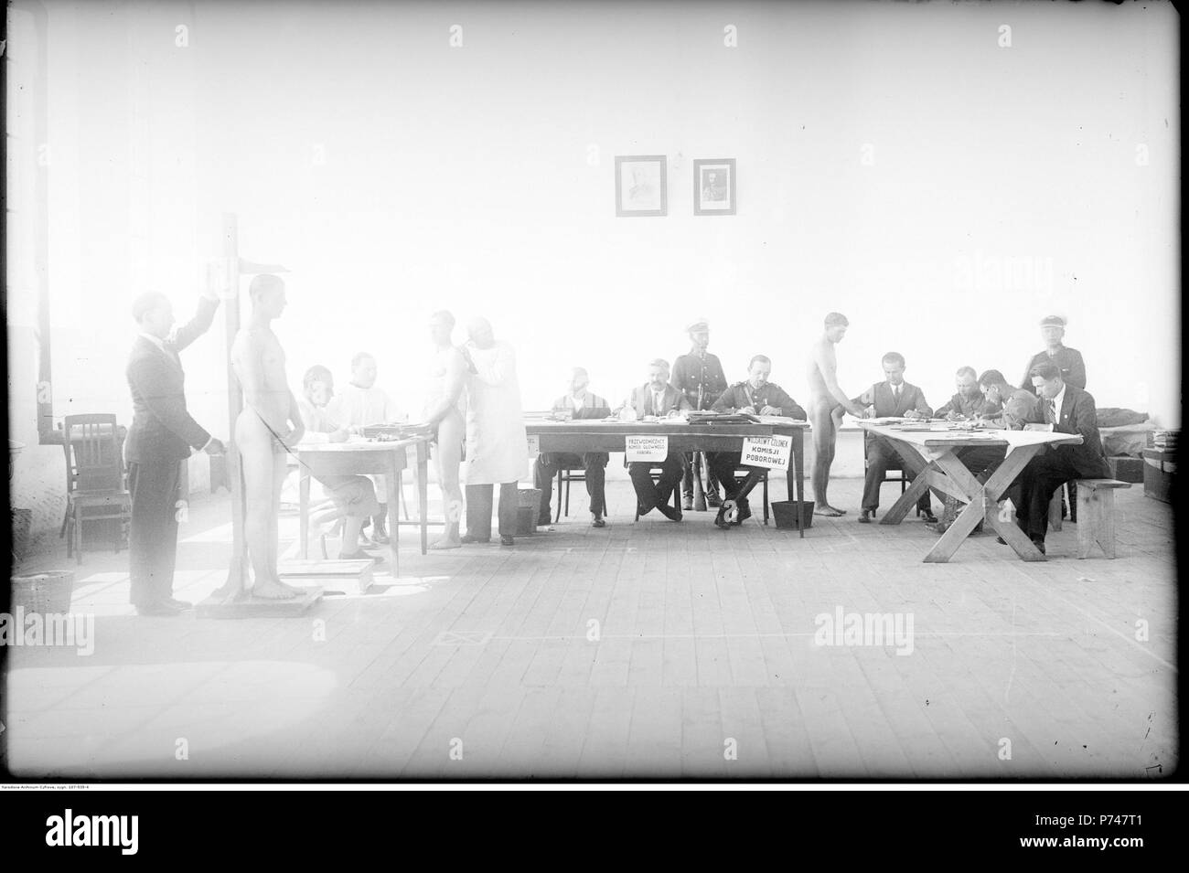 60 Narcyz Witczak-Witaczyński - Komisja poborowa (107-535-4) Foto Stock