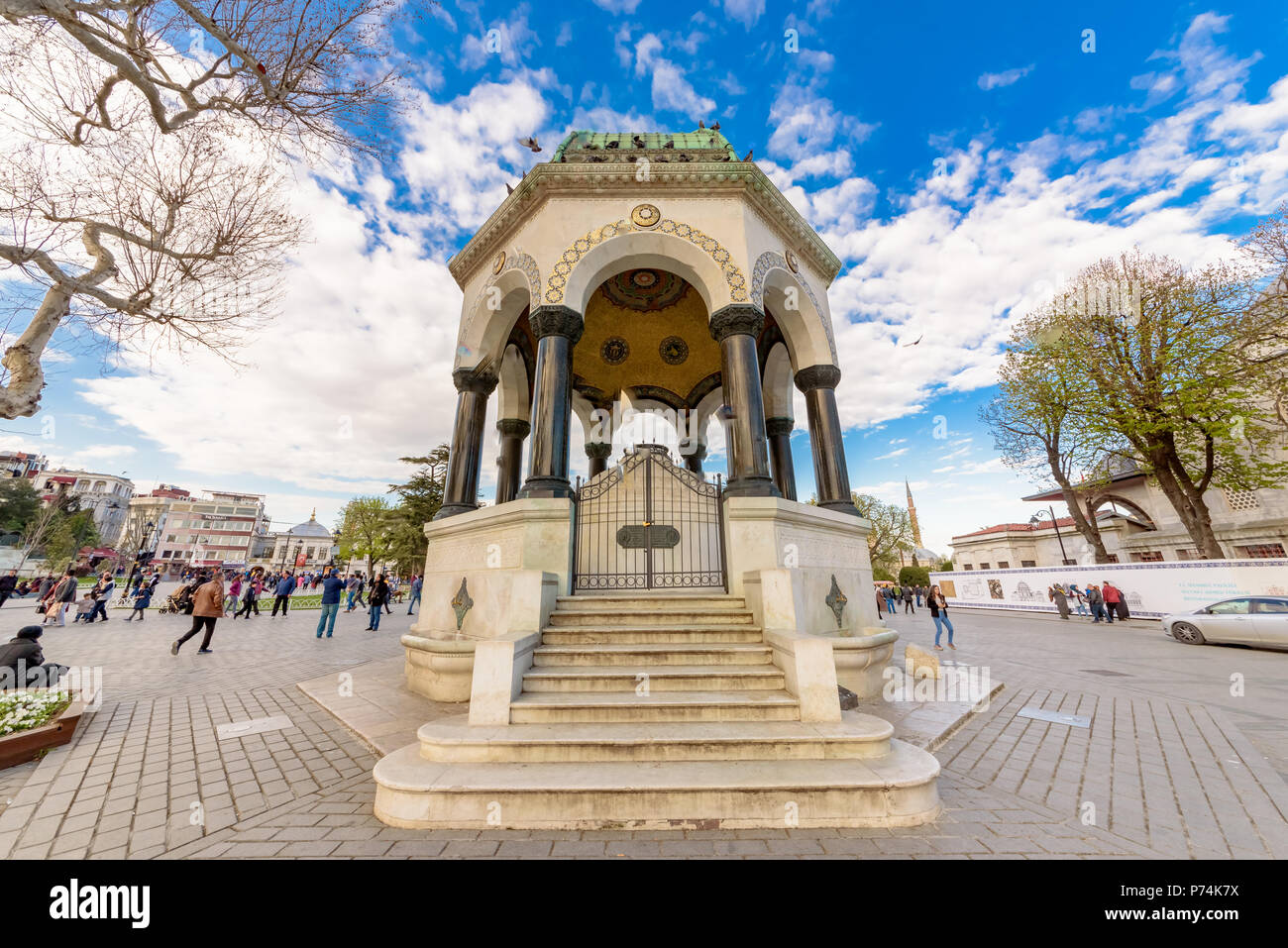 Il tedesco della fontana è un gazebo fontana di stile nell'estremità settentrionale del vecchio ippodromo (Piazza Sultanahmet, Istanbul, Turchia.09 Aprile 2017 Foto Stock