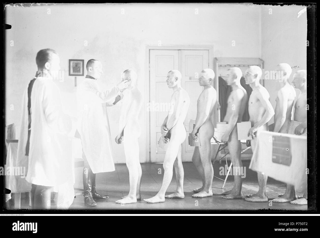 67 Narcyz Witczak-Witaczyński - Rekruci rocznika 1907 w 1 Pułku Szwoleżerów w koszarach przy ulicy 29 Listopada w Warszawie (107-214-4) Foto Stock