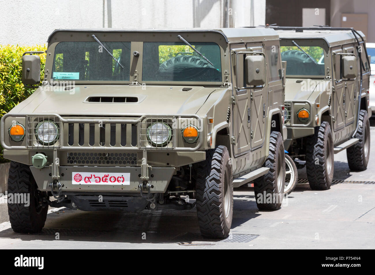 Thai militare di veicoli su strada di città durante il colpo di stato, Bangkok, Thailandia Foto Stock