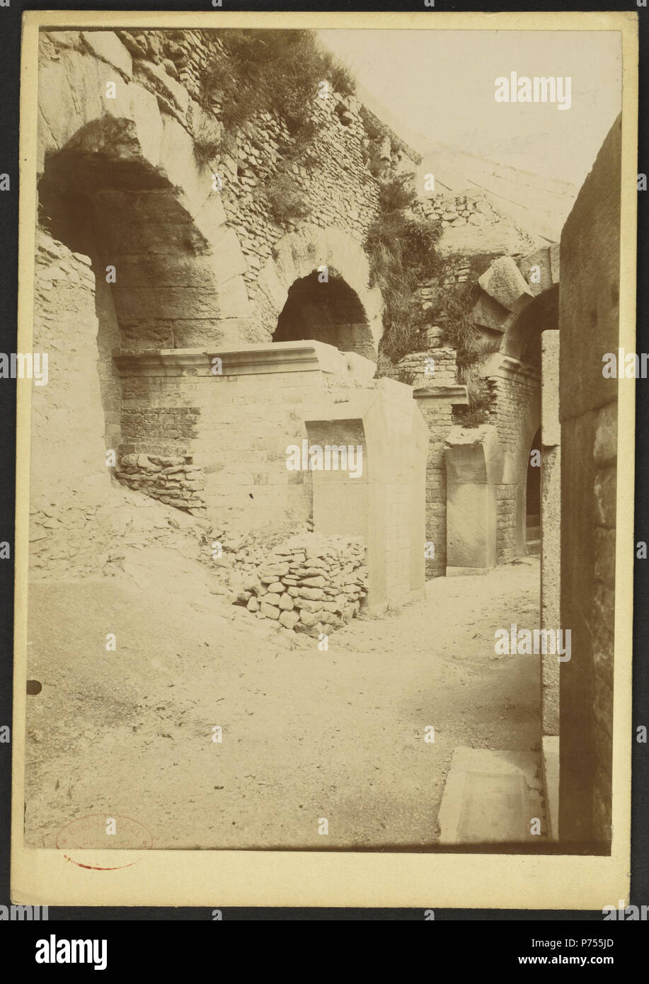 12 Arènes de Nîmes - J-Un Brutails - Université Bordeaux Montaigne - 1332 Foto Stock