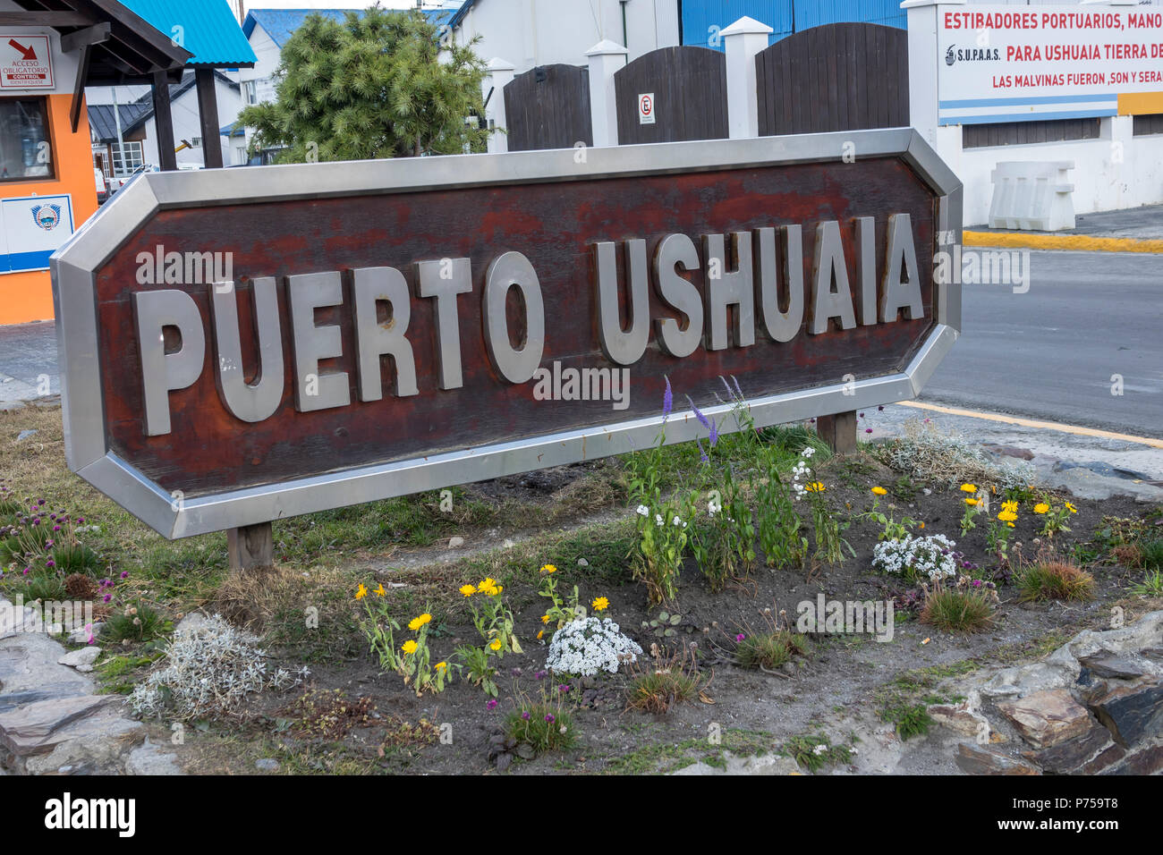Puerto Ushuaia firmare all'entrata al porto di Ushuaia, Ushuaia, Argentina Foto Stock