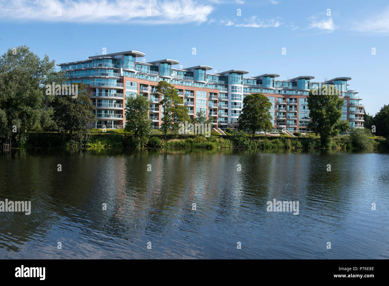 Appartamenti accanto all'acqua sul fiume Crescent, Waterside modo in Nottingham, Inghilterra, Regno Unito Foto Stock