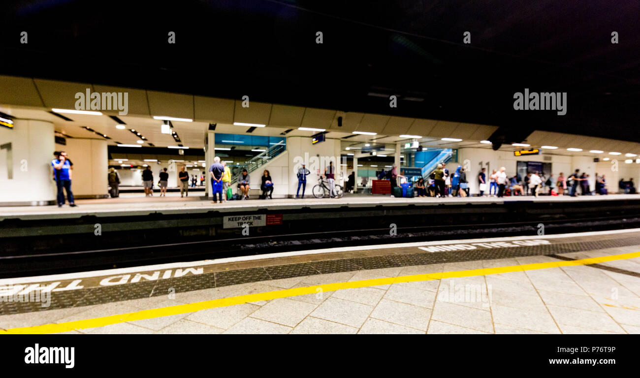 Una piattaforma vista a Birmingham New Street Station , Birmingham, Inghilterra, Regno Unito Foto Stock