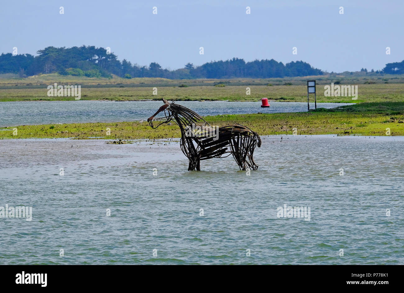 Cavallo di metallo scultura a wells-next-il-mare del Nord di Norfolk, Inghilterra Foto Stock