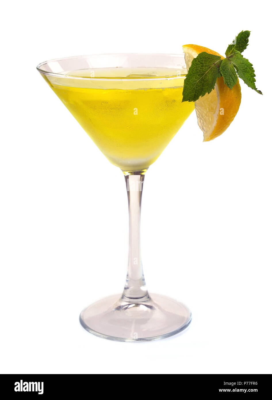 Martini cocktail con limone e menta Foto Stock