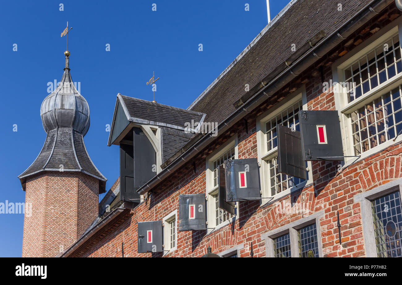 La facciata e la torre del castello di Coevorden, Paesi Bassi Foto Stock
