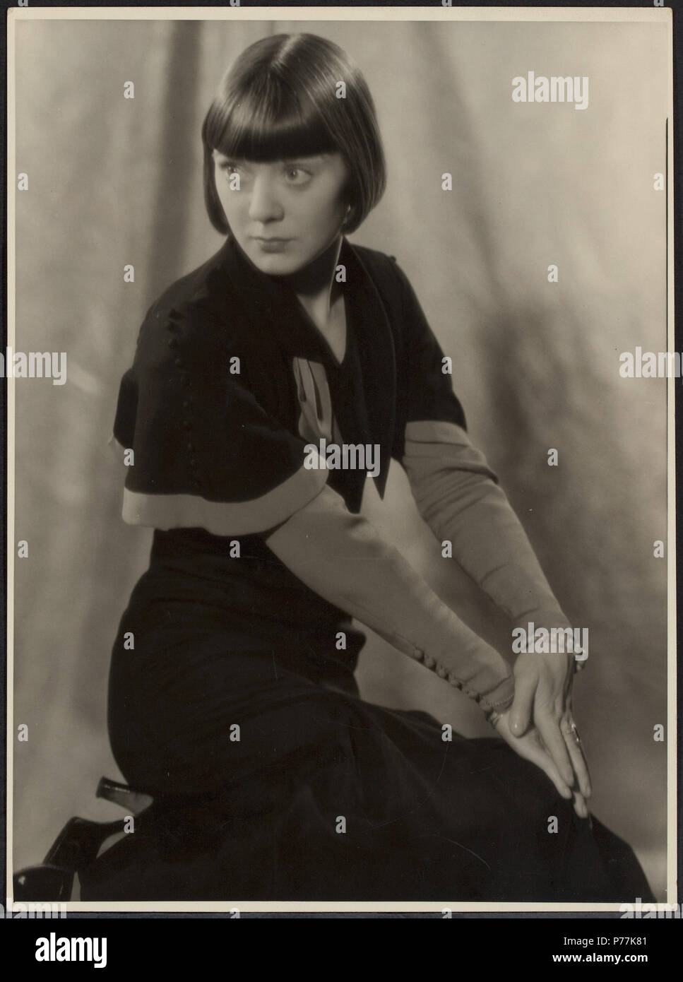 Inglese: Truus van Aalten (Dutch film attrice, 1910-1999) in sede. 24 x 18 cm. 1920s 60 Truus van Aalten - Alexander Binder - OCCHIO UFT168497 Foto Stock