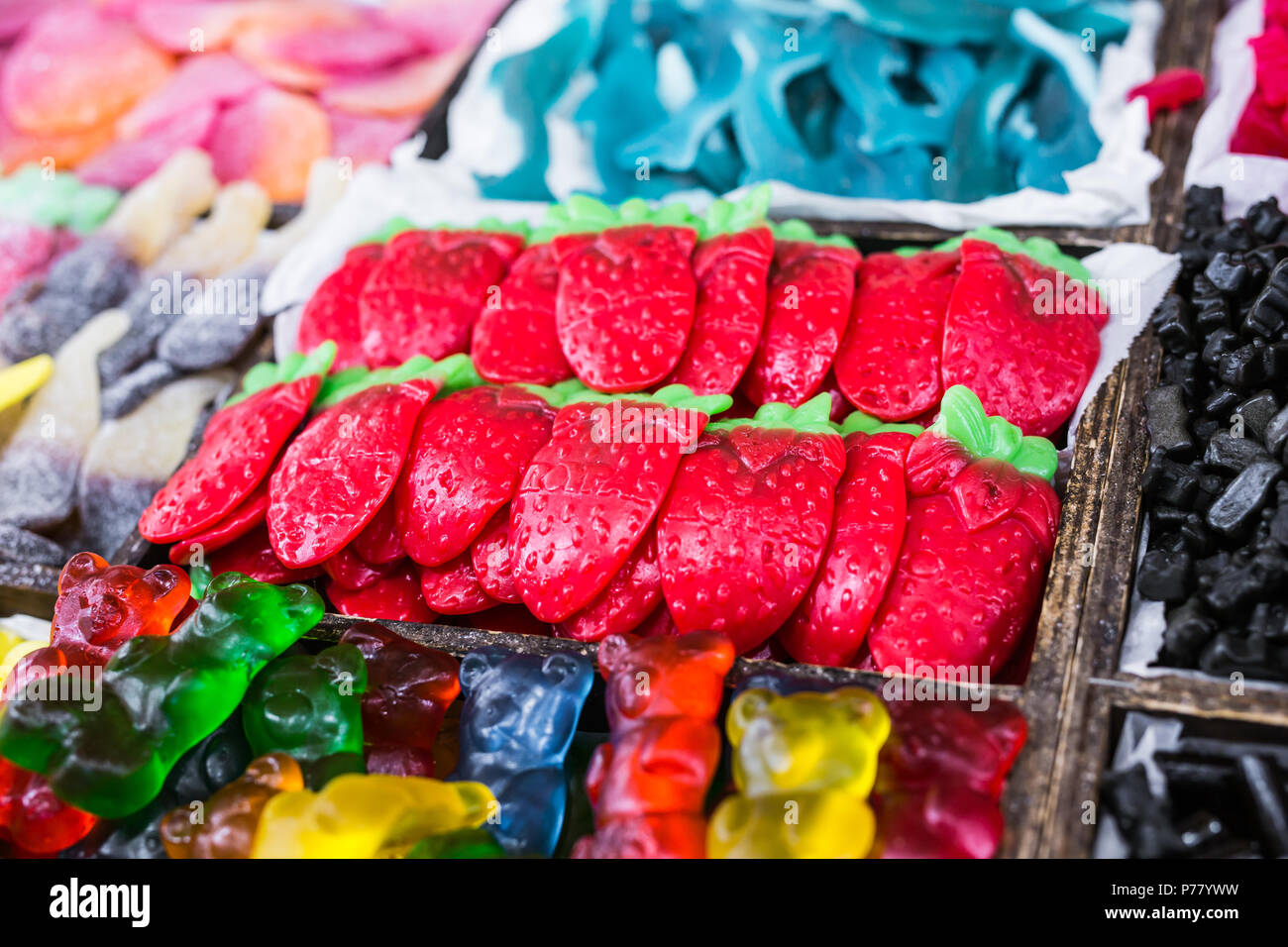 La più deliziosa jelly gummy orsi e fragole Foto Stock