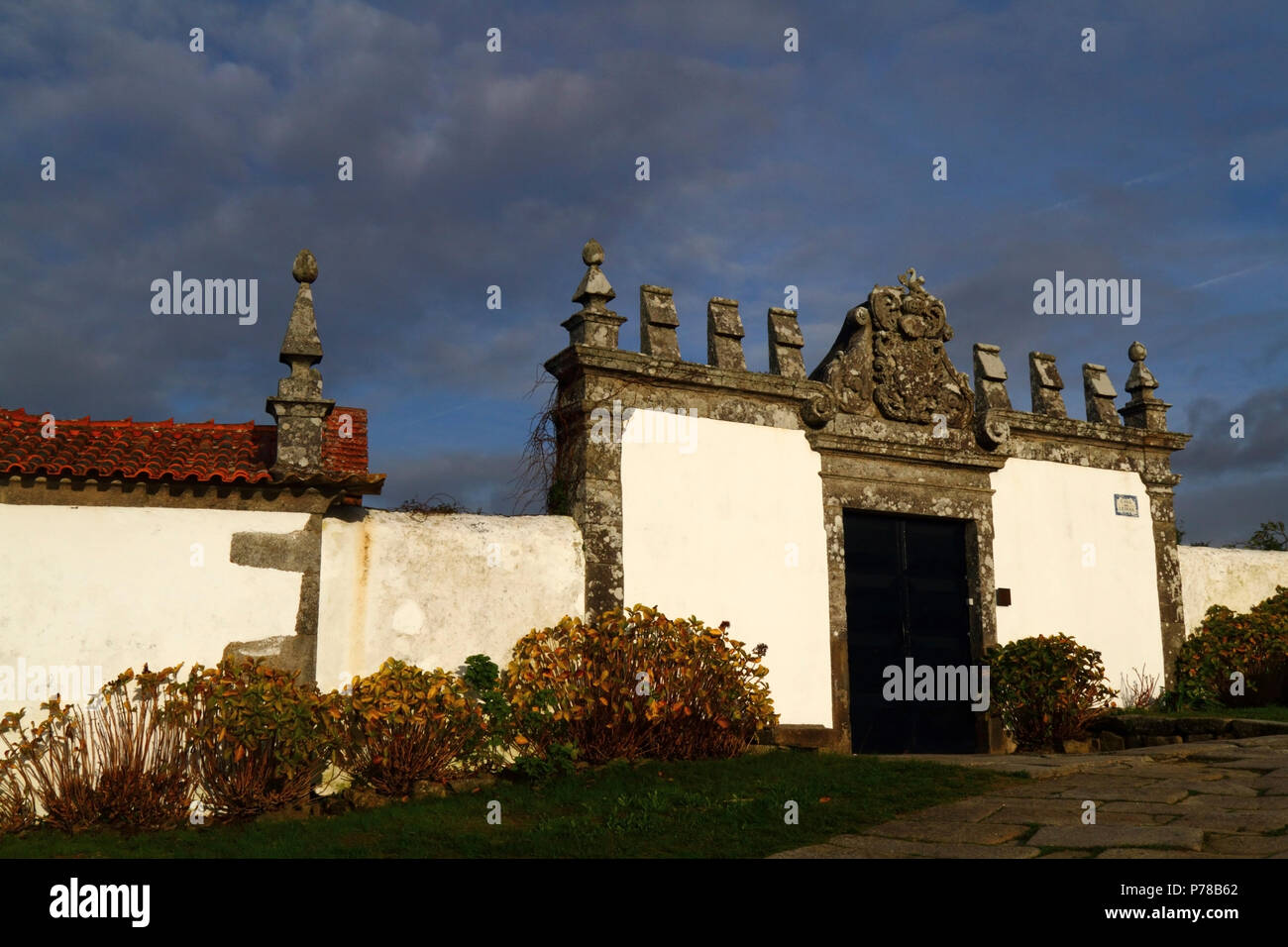 Ingresso principale la facciata della Casa de Leiras, Caminha, Provincia del Minho, Portogallo settentrionale Foto Stock