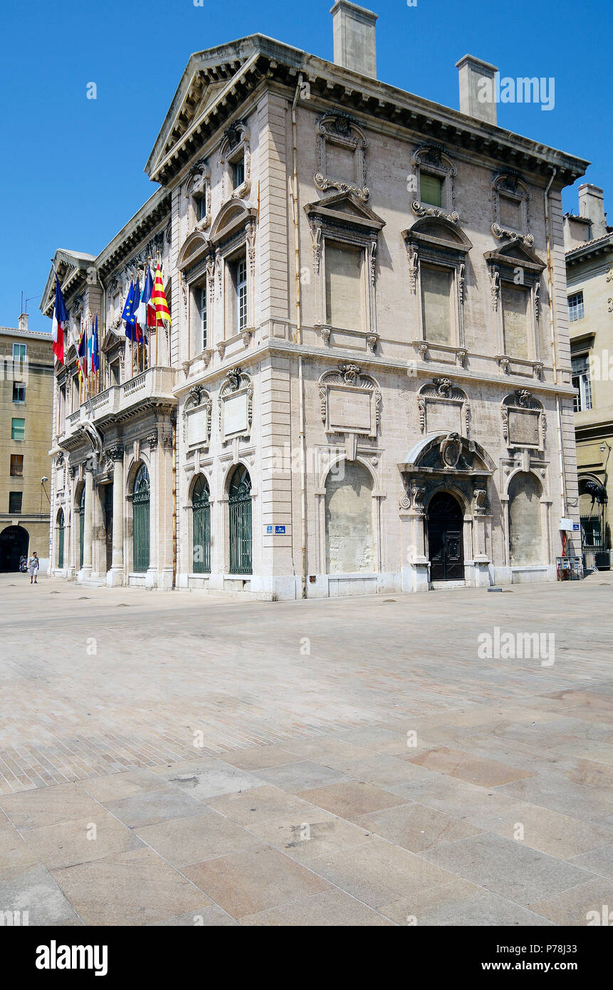 Marsiglia, il Municipio, l'Hotel de Ville, rivolta verso il Vieux Port, 1653-73 costruito in stile manierista Foto Stock