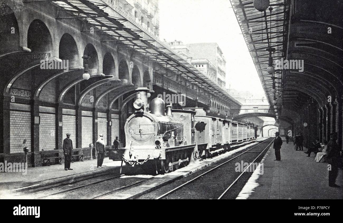 Tren estacionado en el Apeadero del Paseo de Gracia de Barcelona, años 1910. Foto Stock