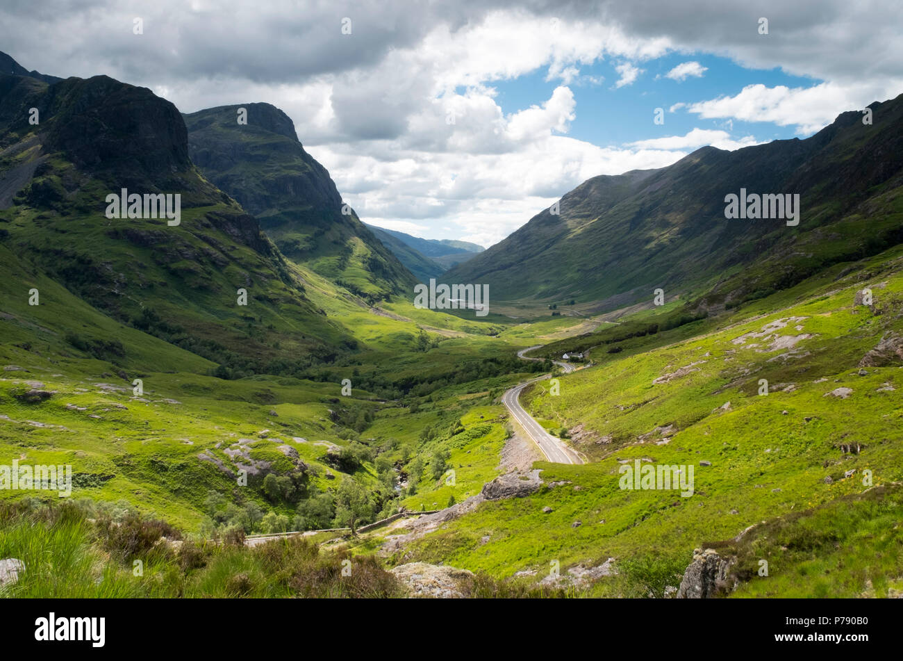 Una vista guardando verso il basso Glencoe, Argyll, Scozia Foto Stock