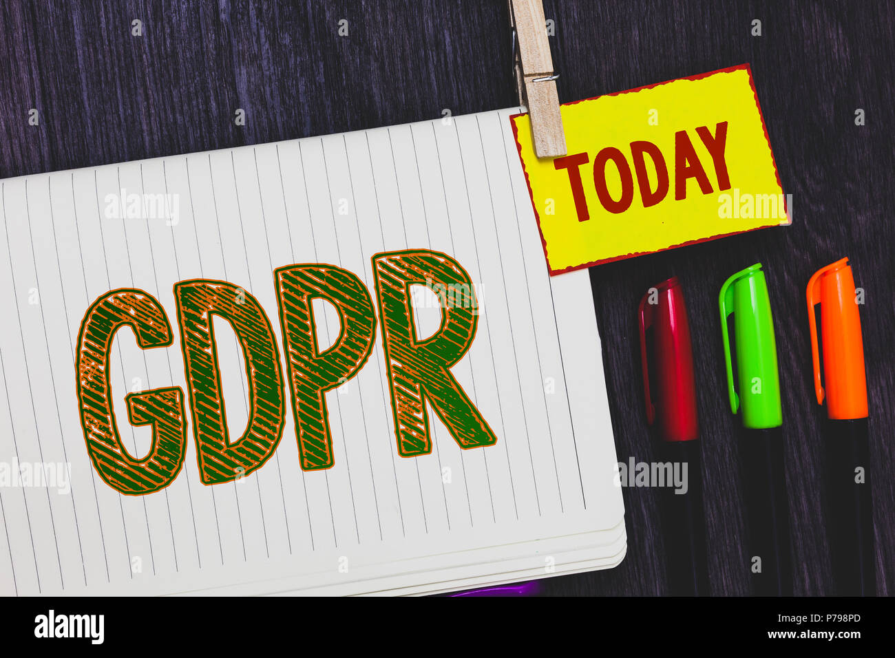 La grafia la scrittura di testo il PILR. Concetto significato generale della protezione dei dati il Regolamento sulla privacy leggi UE documenti di conformità le penne per marcatura sono bella arte daily creativ Foto Stock