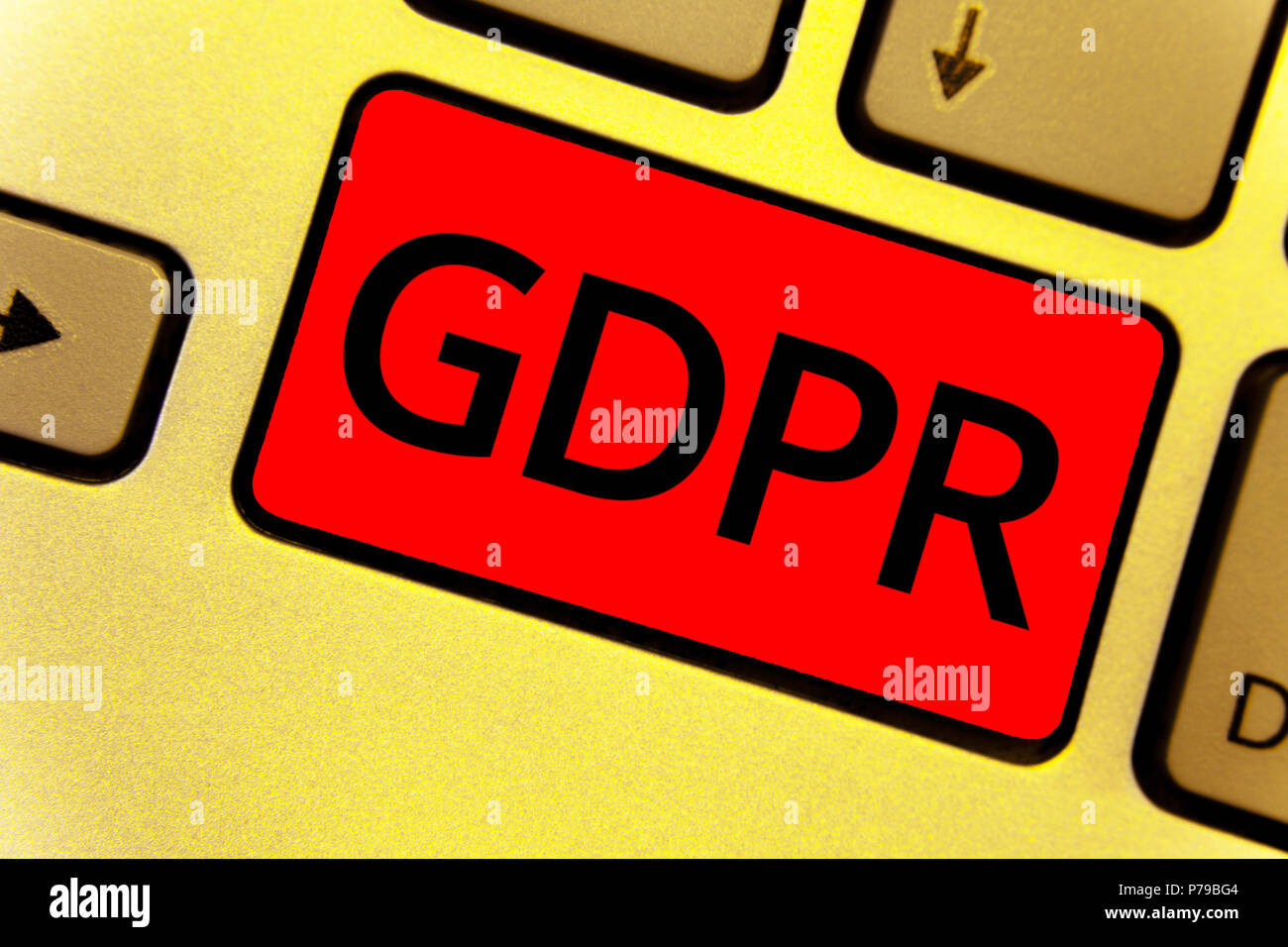 Parola di scrittura di testo il PILR. Concetto di affari generali per la protezione dei dati il Regolamento privacy leggi UE la conformità dei tasti della tastiera intenzione creare idea giallo c Foto Stock