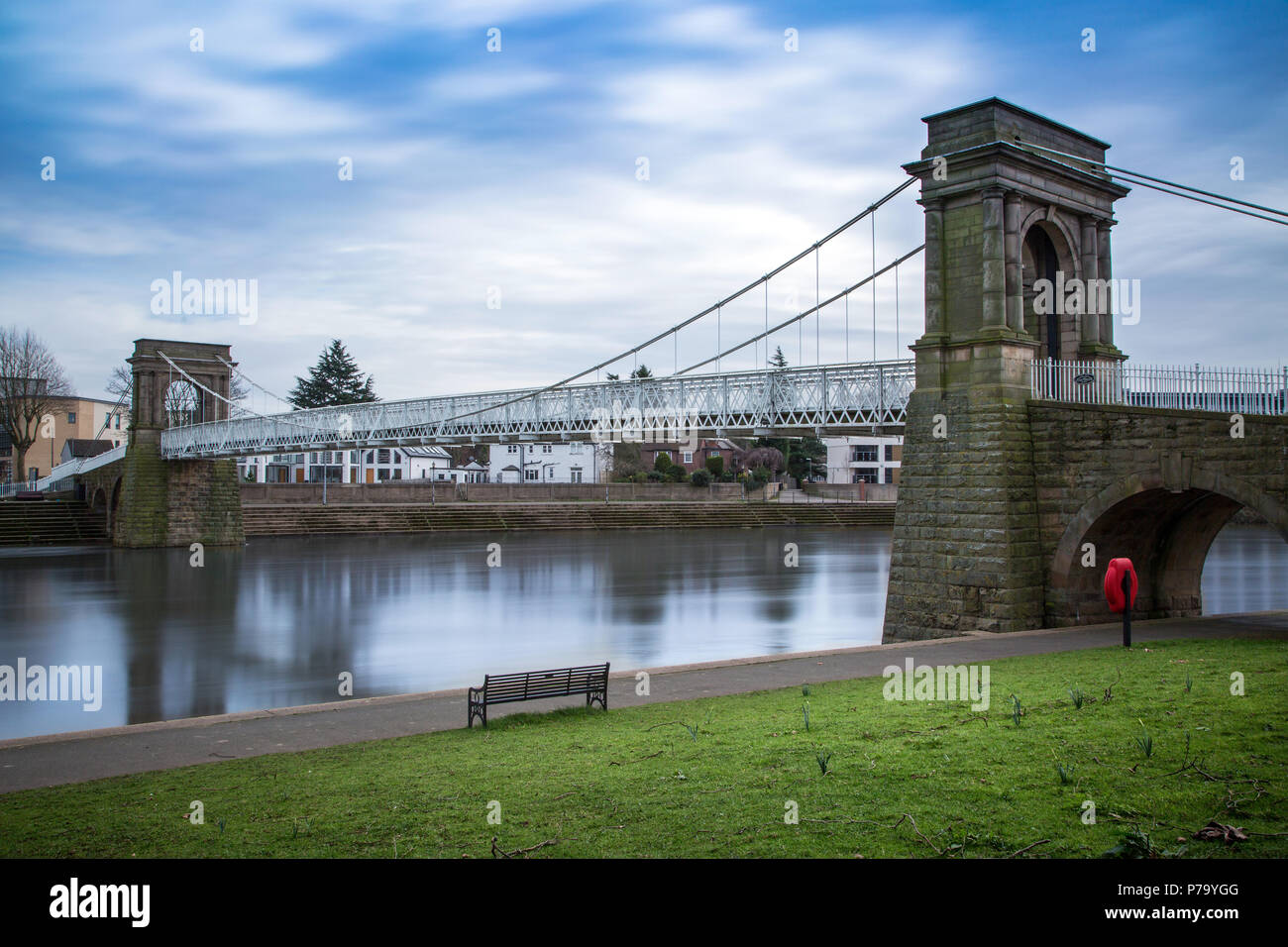 Wilford sospensione ponte che attraversa il fiume Trent in Nottingham, Inghilterra, Regno Unito Foto Stock