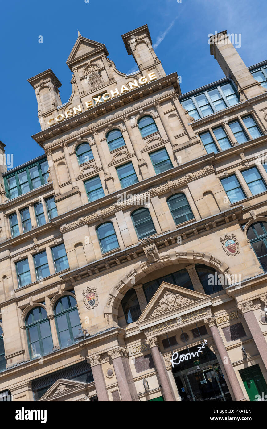Il Corn Exchange edificio in Manchester, UK fotografati contro un cielo blu Foto Stock