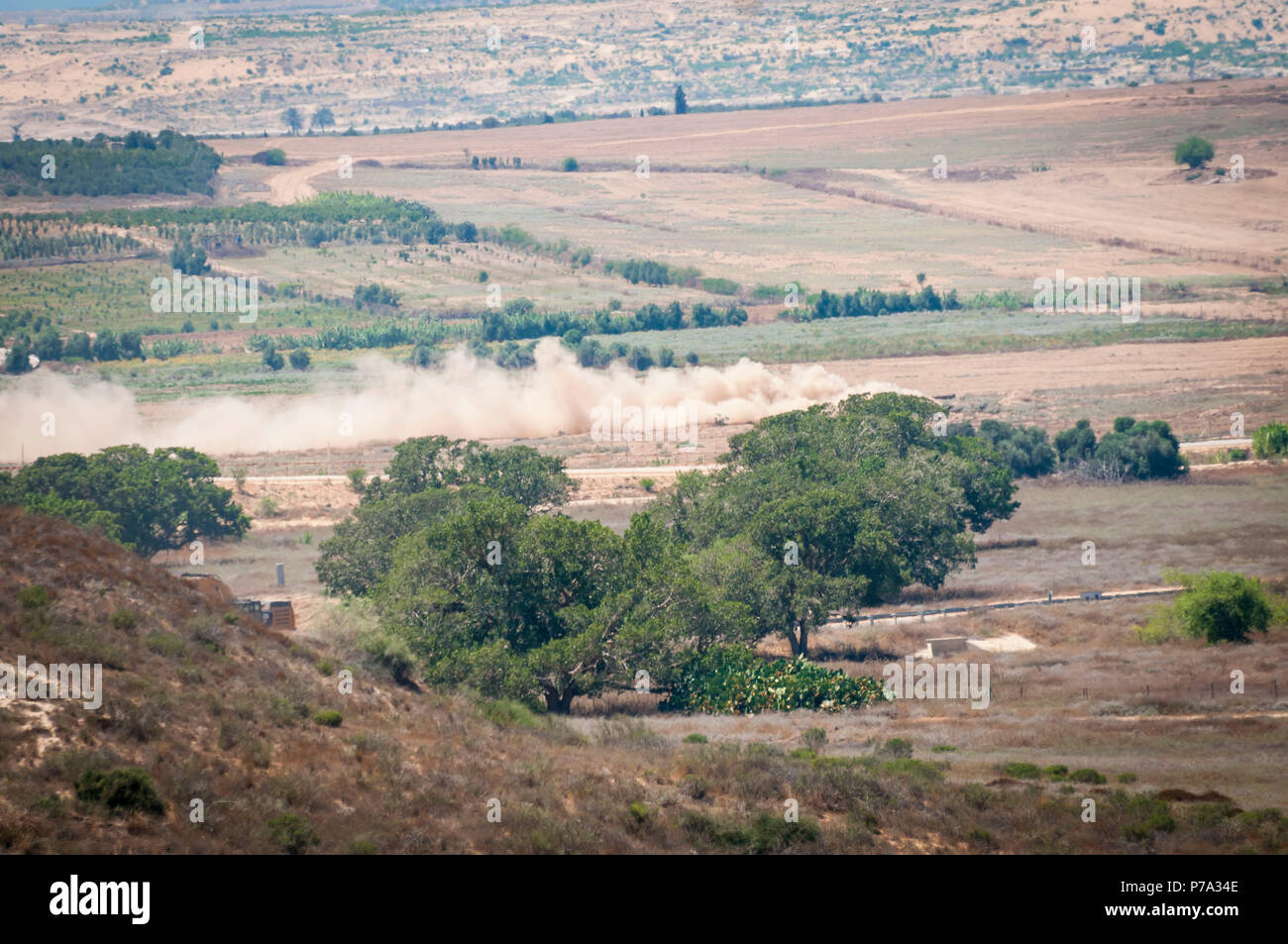 Esercito israeliano distrugge Hamas tunnel militari stretching al territorio di Israele durante l'operazione militare bordo protettivo. Erez, luglio 2014. Foto Stock