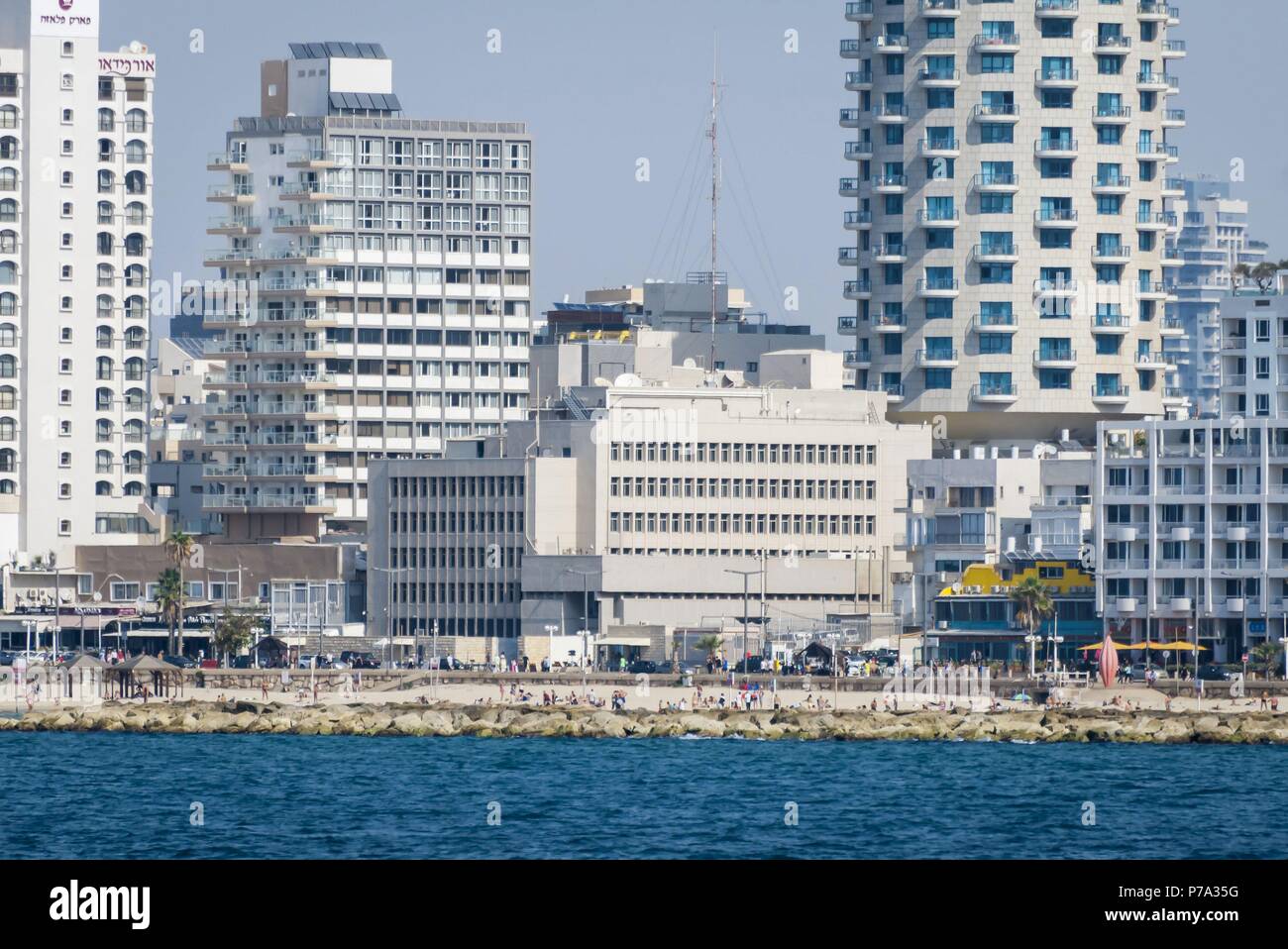 TEL AVIV, Israele. Novembre 2013. Vista panoramica del lungomare e l' AMBASCIATA DEGLI STATI UNITI a Tel Aviv, Israele. La vista generale dell'ambasciata  americana Foto stock - Alamy