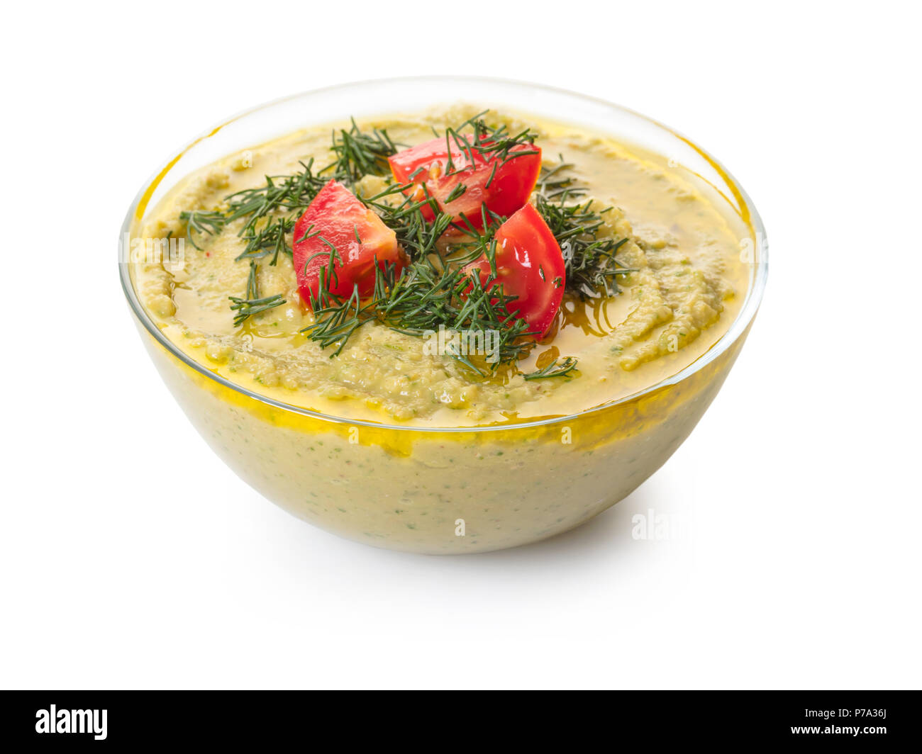 Hummus nel contenitore in vetro bianco su sfondo isolato Foto Stock
