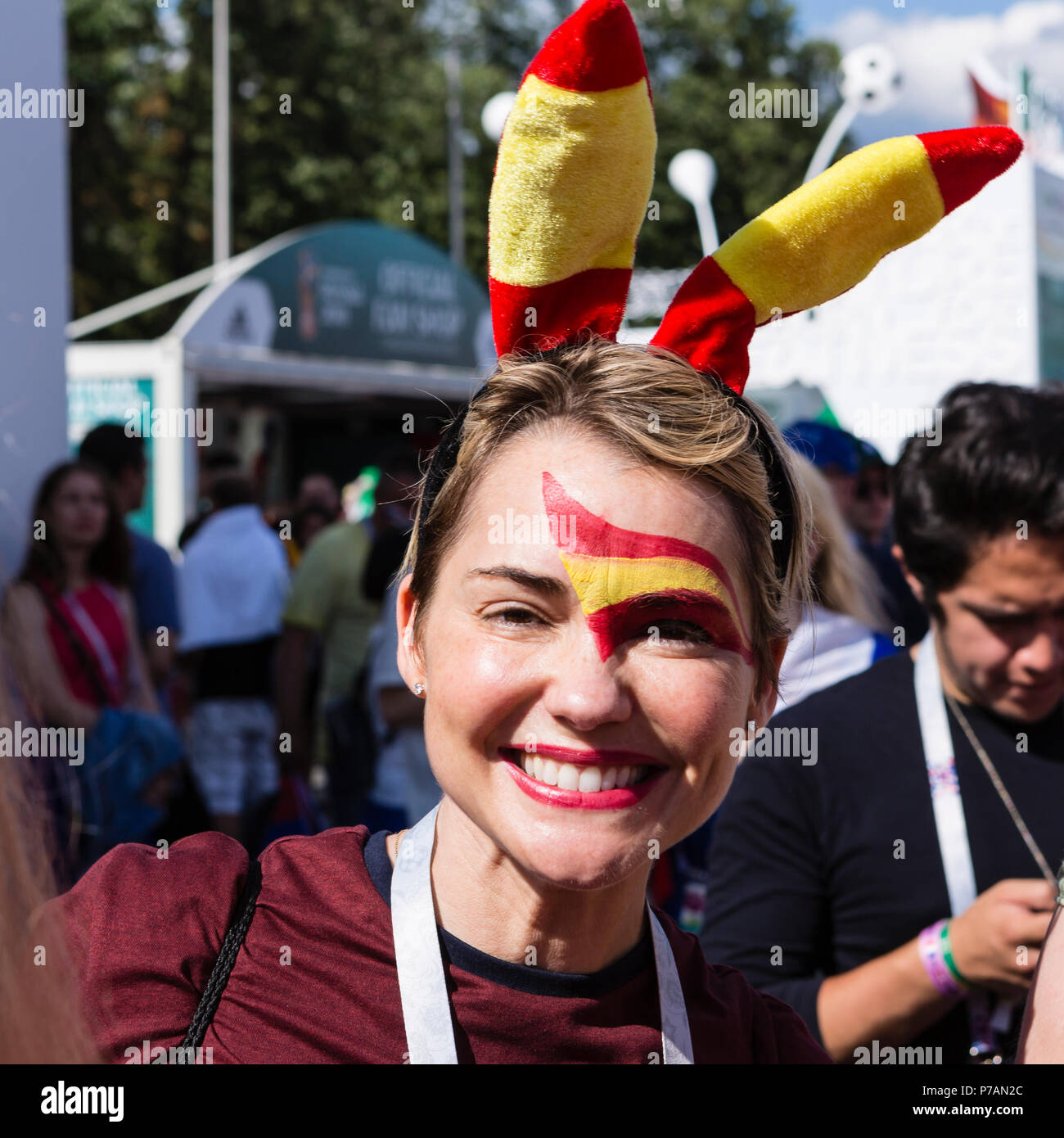 Mosca, Russia - Luglio 01, 2018: la FIFA World Cup 2018, i tifosi di calcio al gioco Russia-Spain nel giro di 16 Foto Stock