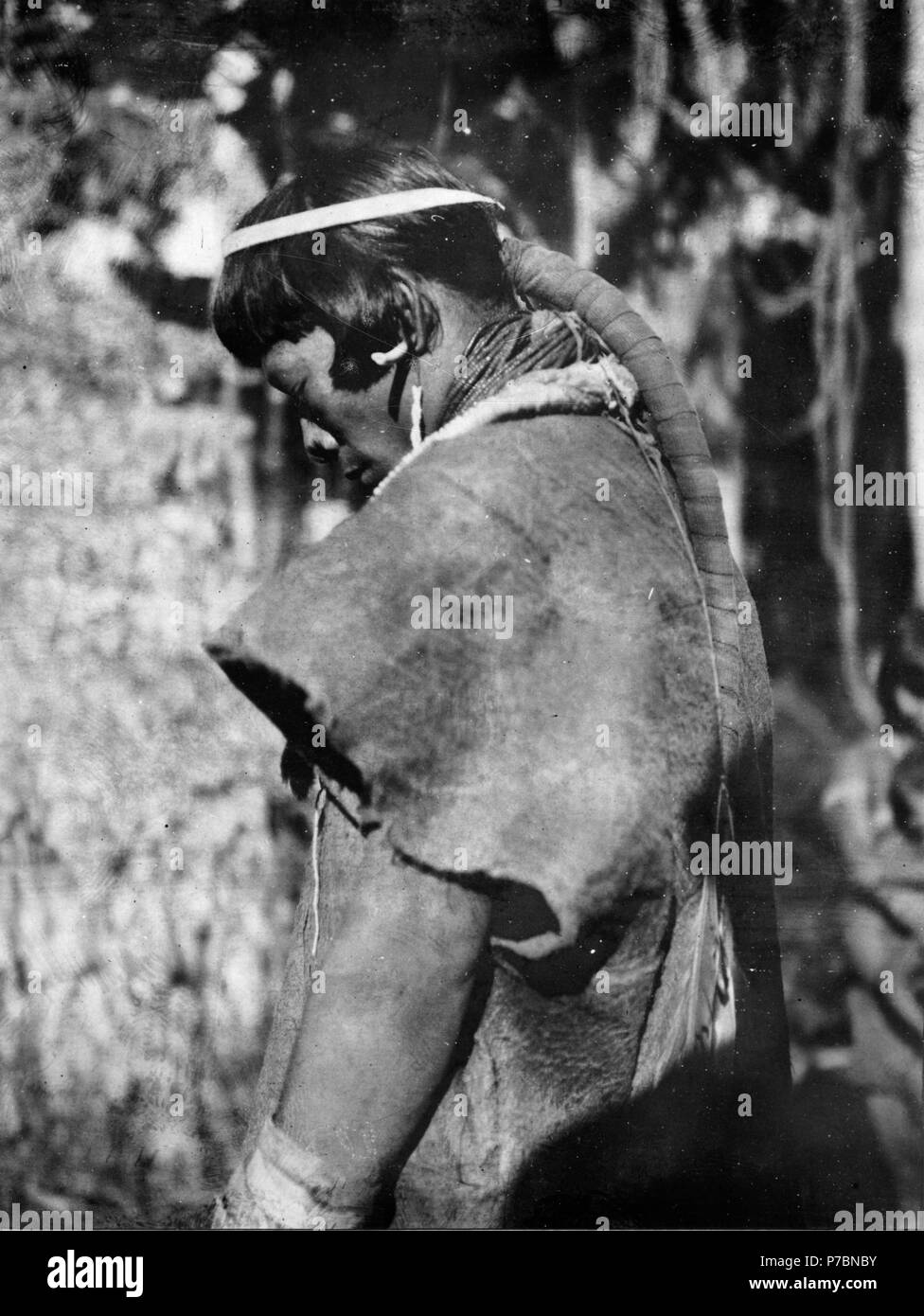 154 Lago Rojo Aguado, NÖ. Bolivia. Chacoboindian stångpiska med - SMVK - 005052 Foto Stock