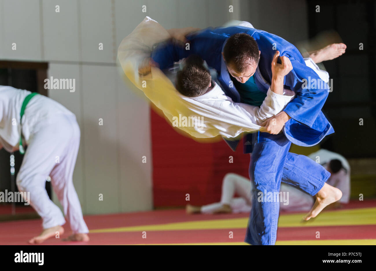 Il judo sport training nella sports hall Foto Stock