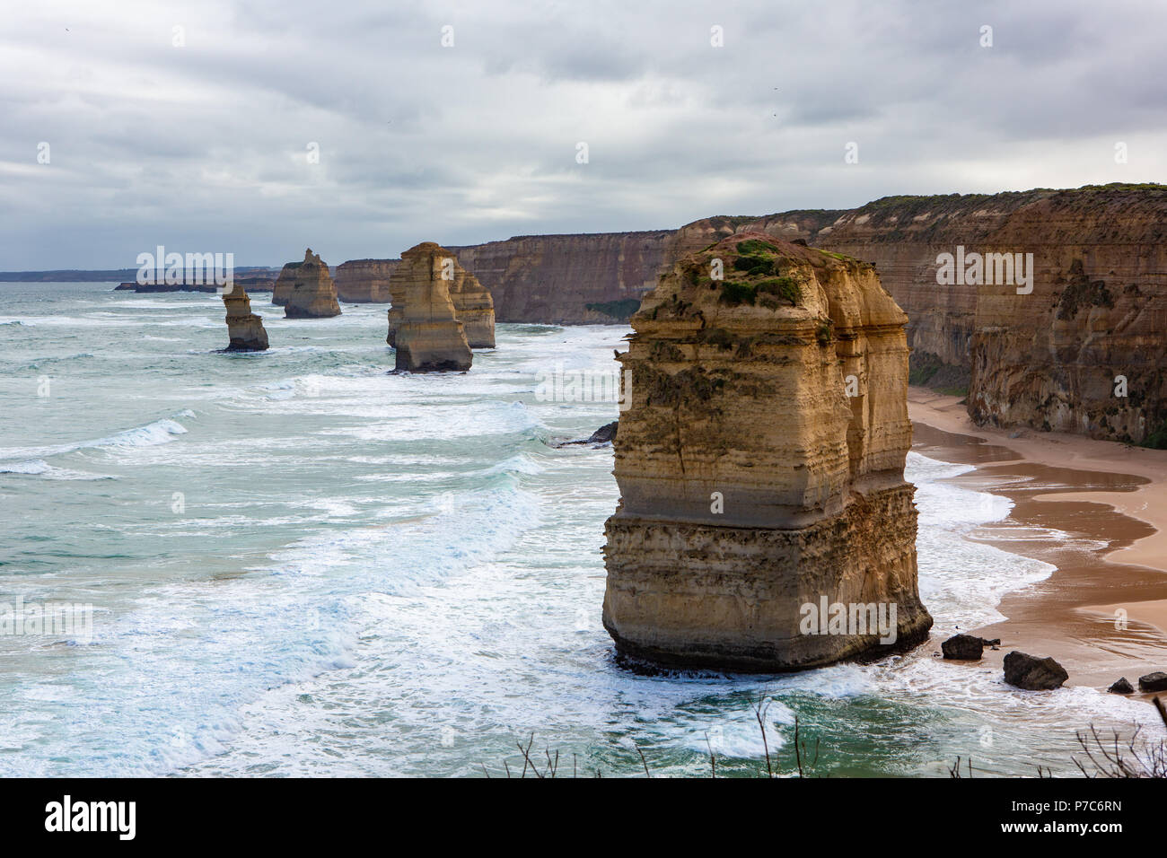 L'iconico dodici apostoli a Port Campbell sulla Great Ocean Road Victoria Australia il 23 giugno 2018 Foto Stock