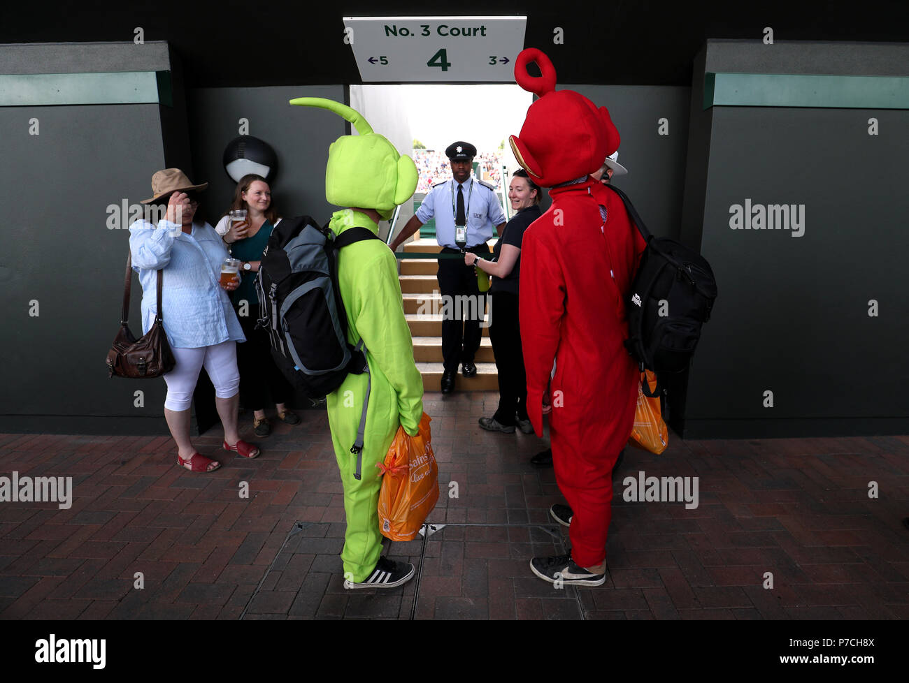 Teletubbies Fancy Dress Immagini e Fotos Stock - Alamy