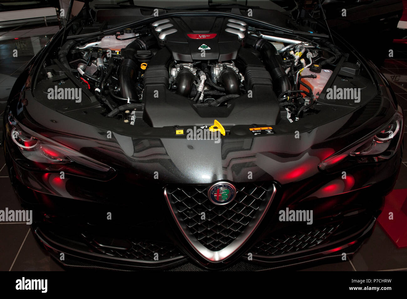 Alfa Romeo Giulia QV, Quadrofoglio, 510 HP, V6 biturbo motore, turbo, italiano sportscar, car design, look aggressivo Foto Stock