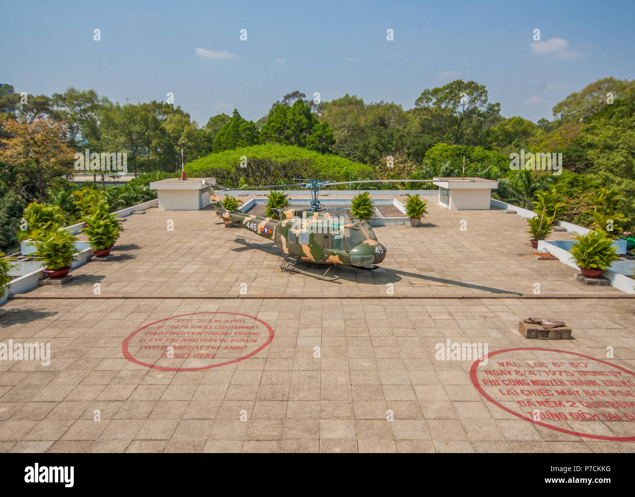 A Saigon, Vietnam - i segni e i ricordi della guerra del Vietnam sono ancora presente e visibile al giorno d'oggi. Qui in particolare il Vietnam War Museum Foto Stock