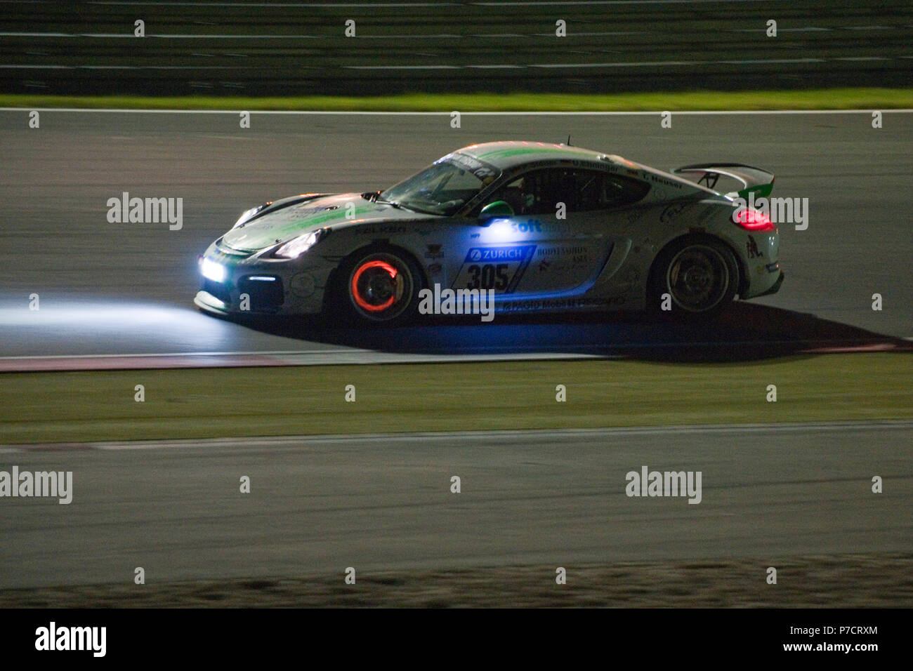 Porsche Cayman GT4 CS, 24h Nuerburgring, Race Track, incandescente freni, top gear, alta velocità, Nuerburgring, Eifel, Rhineland-Palatine, Germania, Europa Foto Stock