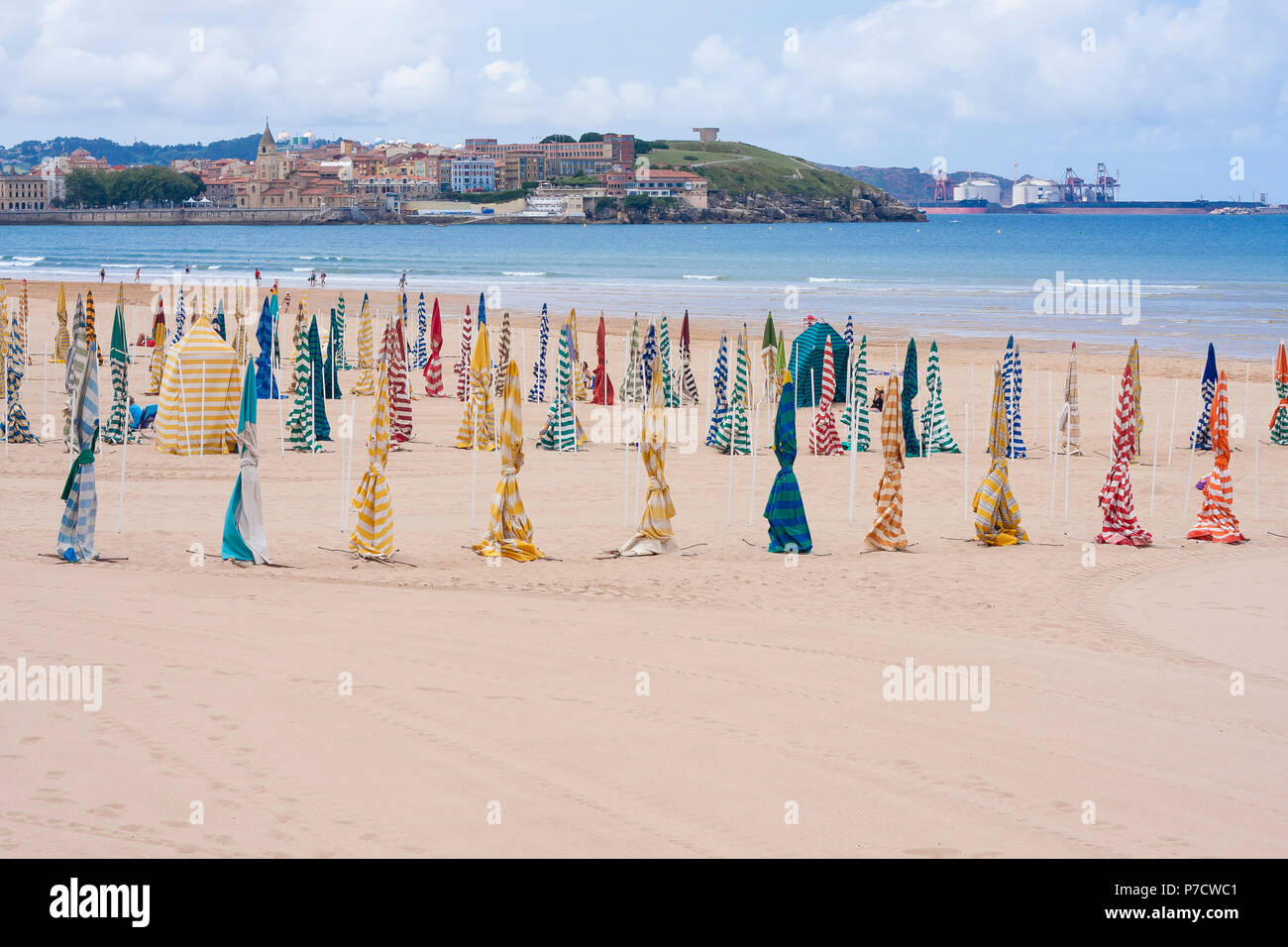Il Paesaggio Della Spiaggia Di San Lorenzo A Gijon Asturias