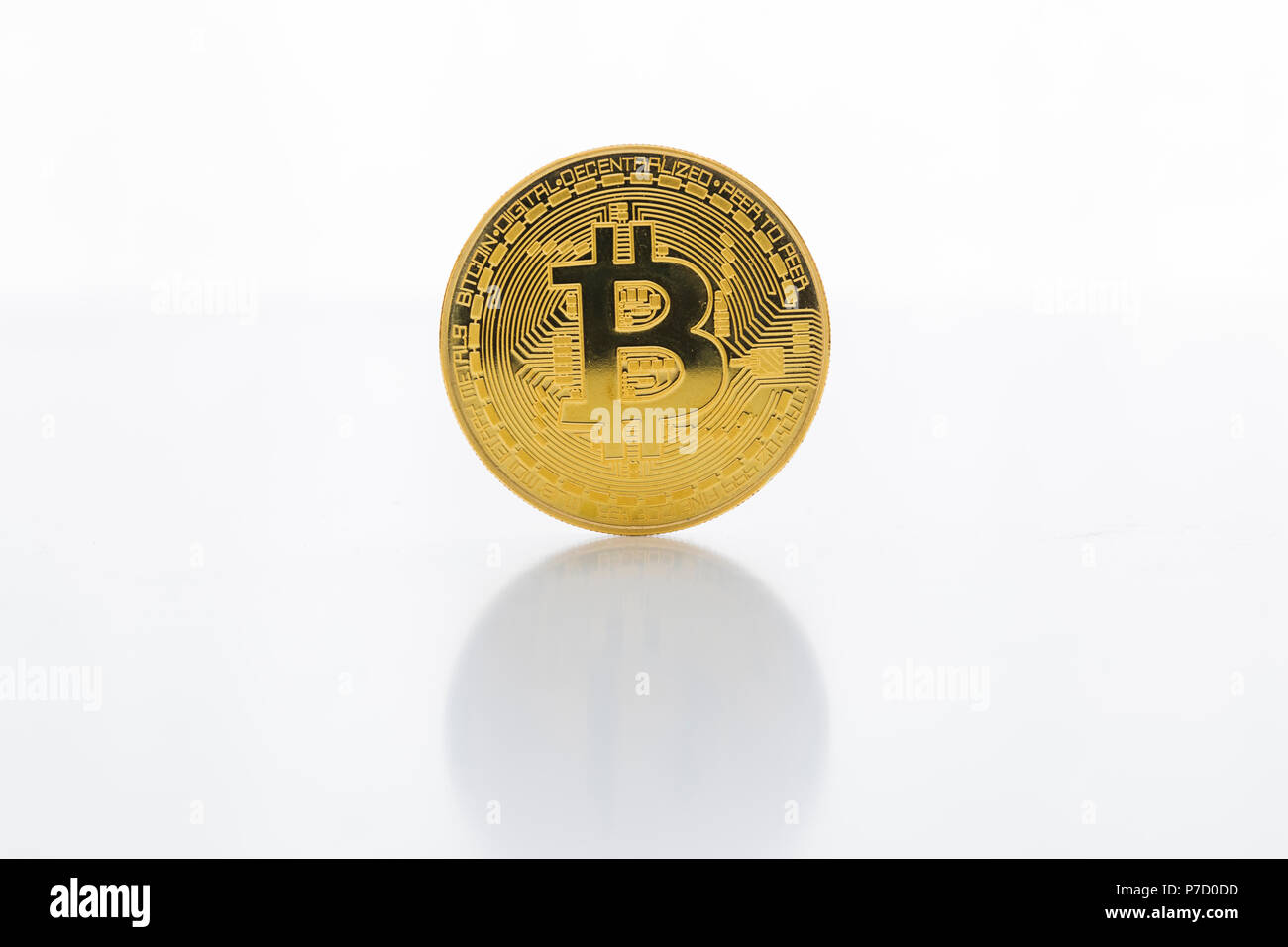 Un Bitcoin Cryptocurrency Bit digitale medaglia BTC valuta la tecnologia Internet Business concetto. Foto Stock