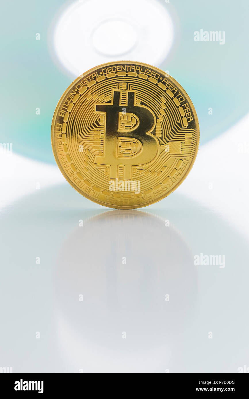 Un Bitcoin Cryptocurrency Bit digitale medaglia BTC valuta la tecnologia Internet Business concetto. Foto Stock