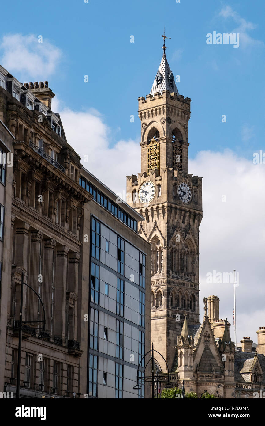 Il Municipio e altri architettura in Bradford City Centre, Regno Unito Foto Stock