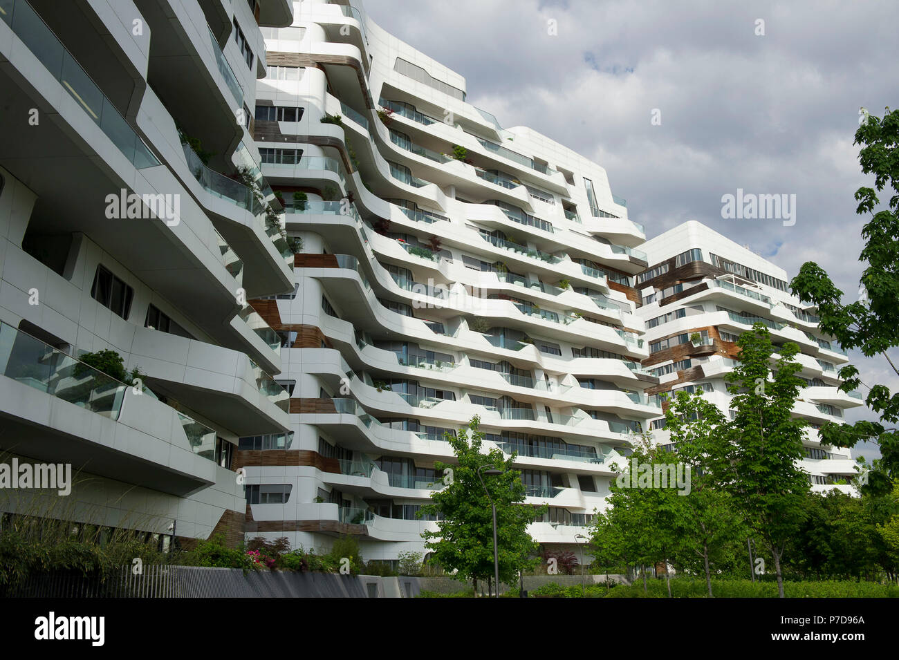 L'Europa. L'Italia. Lombardia. Milano. Grattacielo nel quartiere di Citylife, residence Progettato da Zaha Hadid Foto Stock