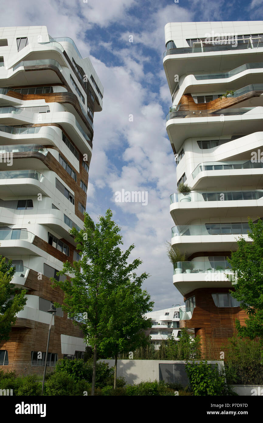 L'Europa. L'Italia. Lombardia. Milano. Grattacielo nel quartiere di Citylife, residence Progettato da Zaha Hadid Foto Stock