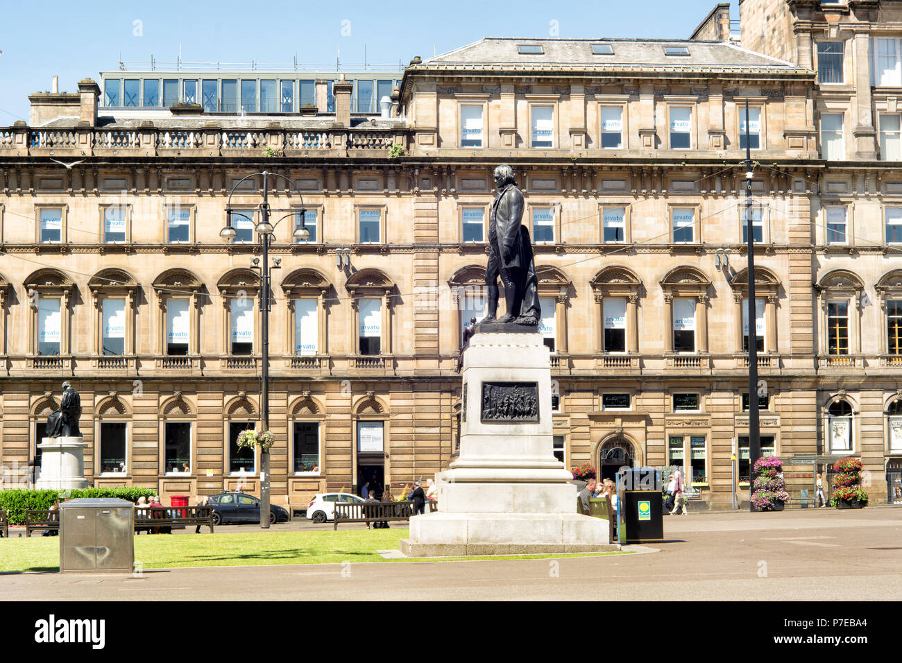 Robert Burns statua in George Square di Glasgow, Scotland, Regno Unito. Eretta nel 1877 da George Edwin Foto Stock