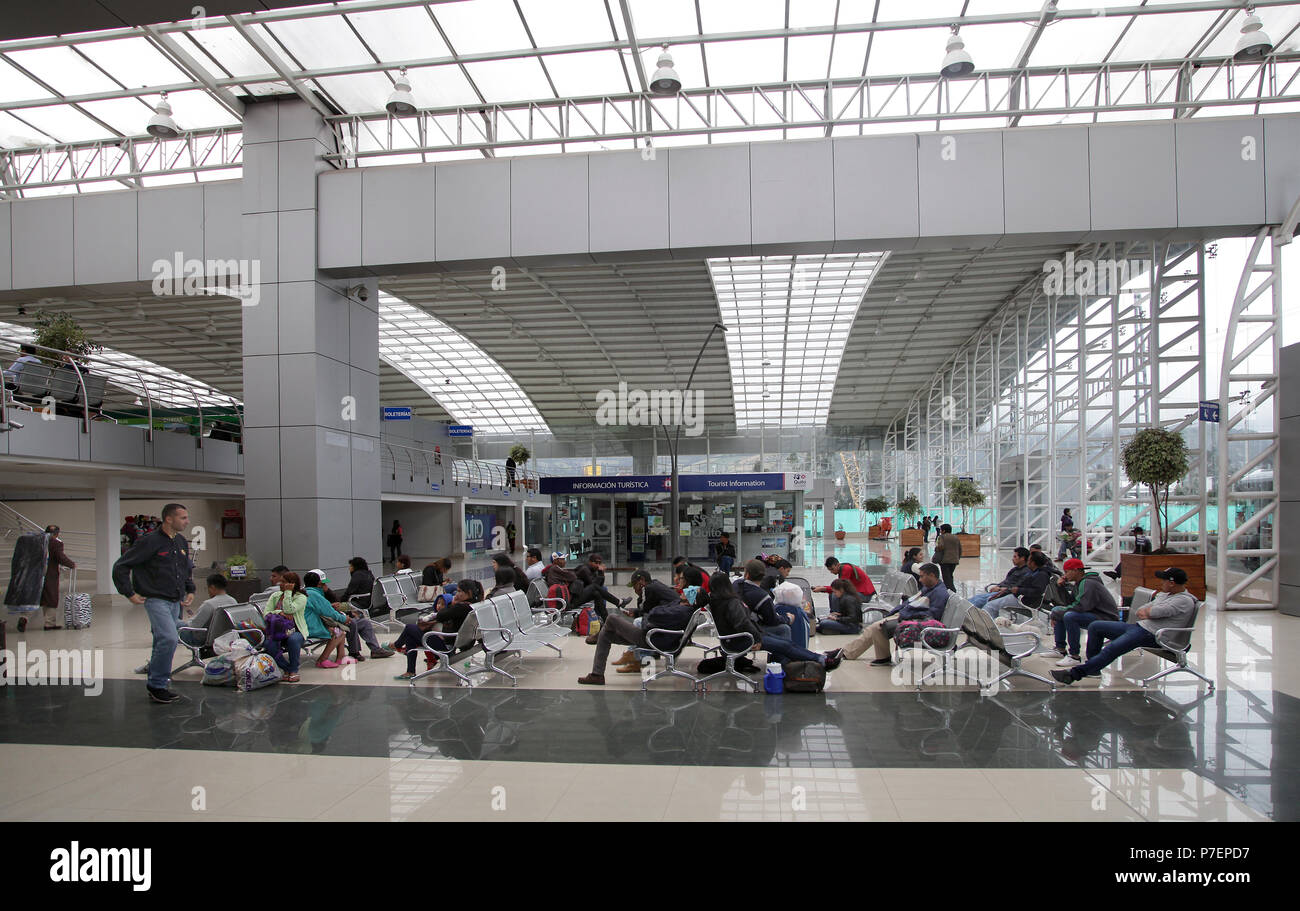 Il terminale Quitumbe stazione degli autobus si trova nel sud di Quito in Ecuador.le direzioni per l'Oriente Banos Cuenca Guayaquil Coca Foto Stock