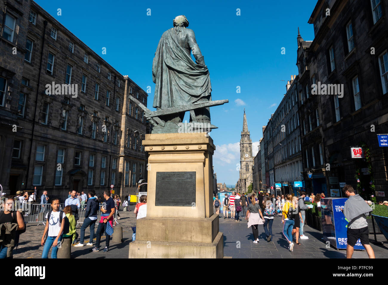 Statua di Adam Smith sul Royal Mile di Edimburgo, Scozia, Regno Unito Foto Stock