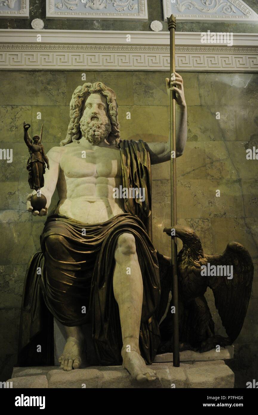 Arte romana. Statua di Giove. Il marmo. Fine del I secolo d.c. Drapings, scettro, Eagle e vittoria sono realizzati in gesso dipinto nel XIX secolo. Lo stato Museo Hermitage. San Pietroburgo. La Russia. Foto Stock