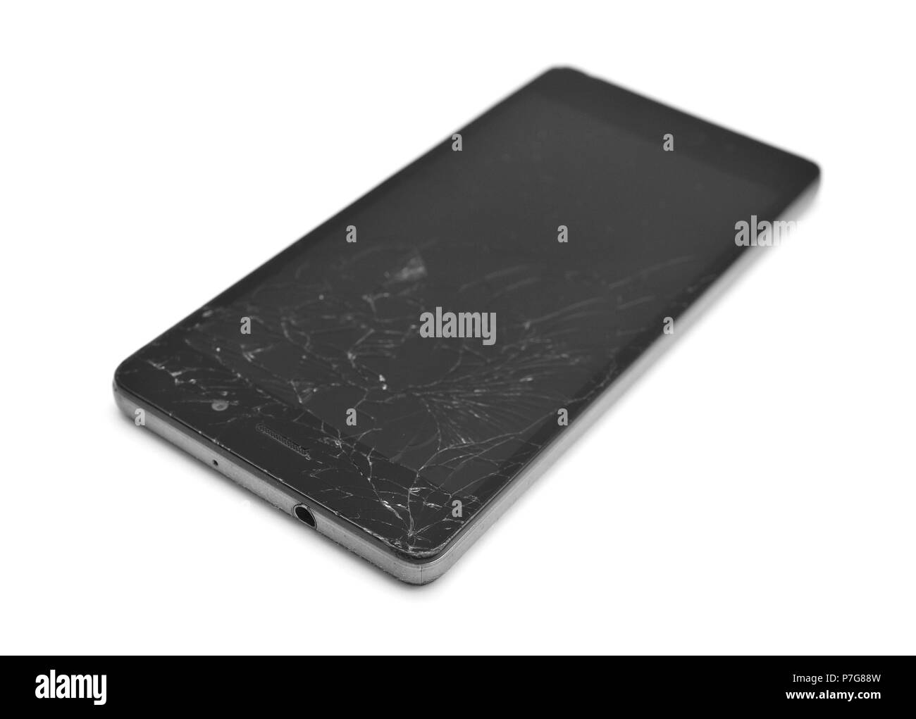 Touch screen rotto di uno smartphone isolato su bianco Foto Stock