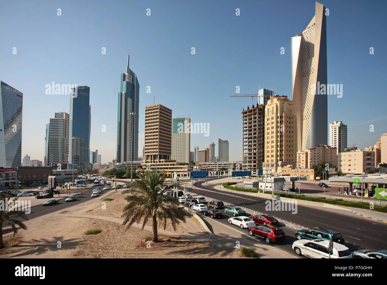 KUWAIT CITY, Kuwait - 12 Novembre 2013: Skyline di Kuwait City, Medio Oriente Foto Stock