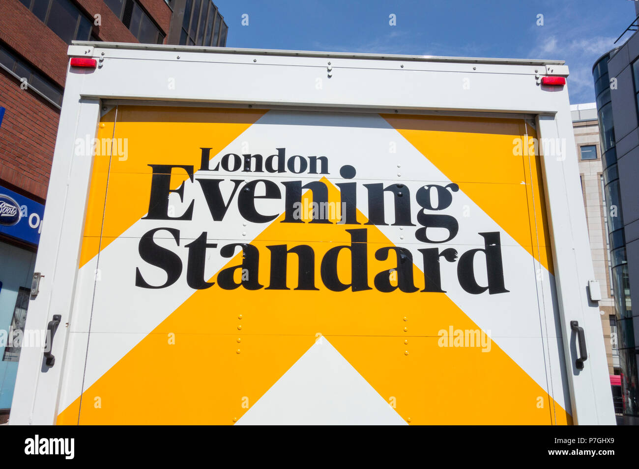 Uno di Alexander Lebedev's London Evening Standard furgoni per la consegna Foto Stock