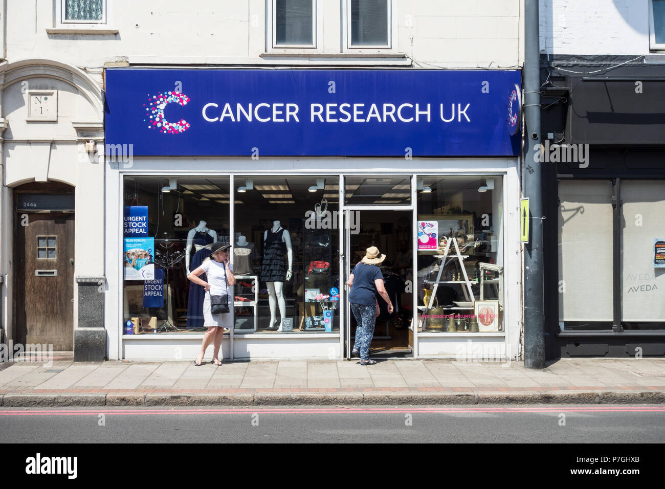 La ricerca sul cancro carità shopfront in East Sheen, London, Regno Unito Foto Stock