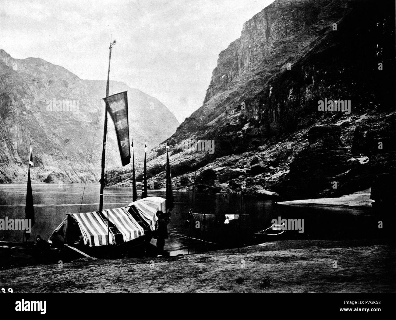 Inglese: fotografia di John Thomson. Vedere i dettagli sul link qui sotto. Prima 1898 90 cinese cannoniere, YANGTSZE SUPERIORE Foto Stock