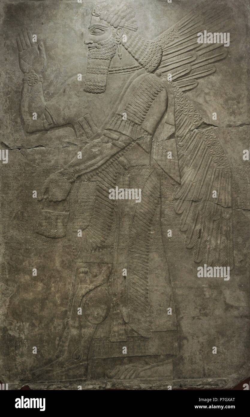 L'Assiria. Divinità alata. Sollievo dal palazzo di Ashurnasirpal II a Kalhu (Nimrud, Iraq). Lo stato Museo Hermitage. San Pietroburgo. La Russia. Foto Stock