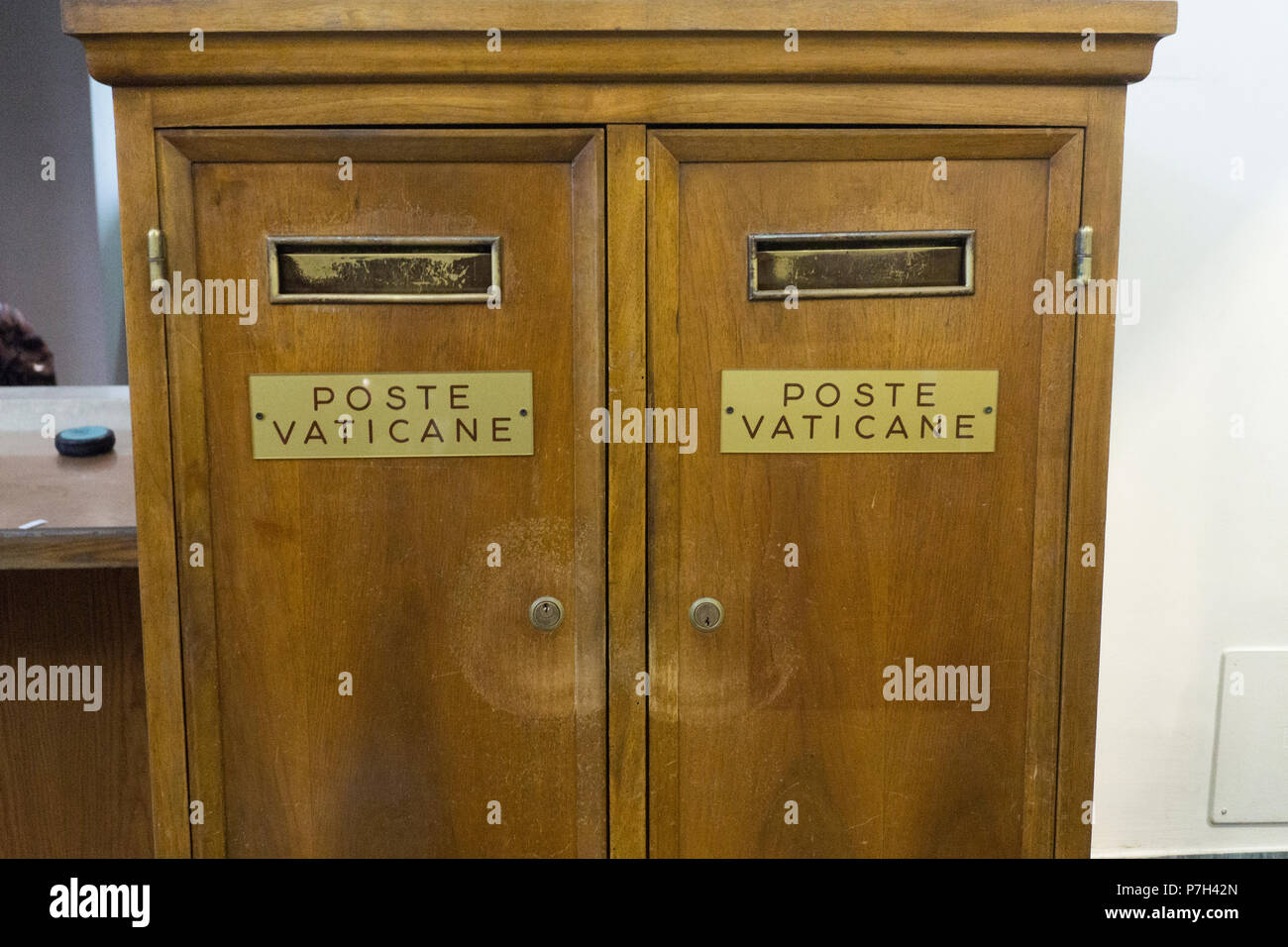 Città del Vaticano post box a Roma Italia Foto Stock