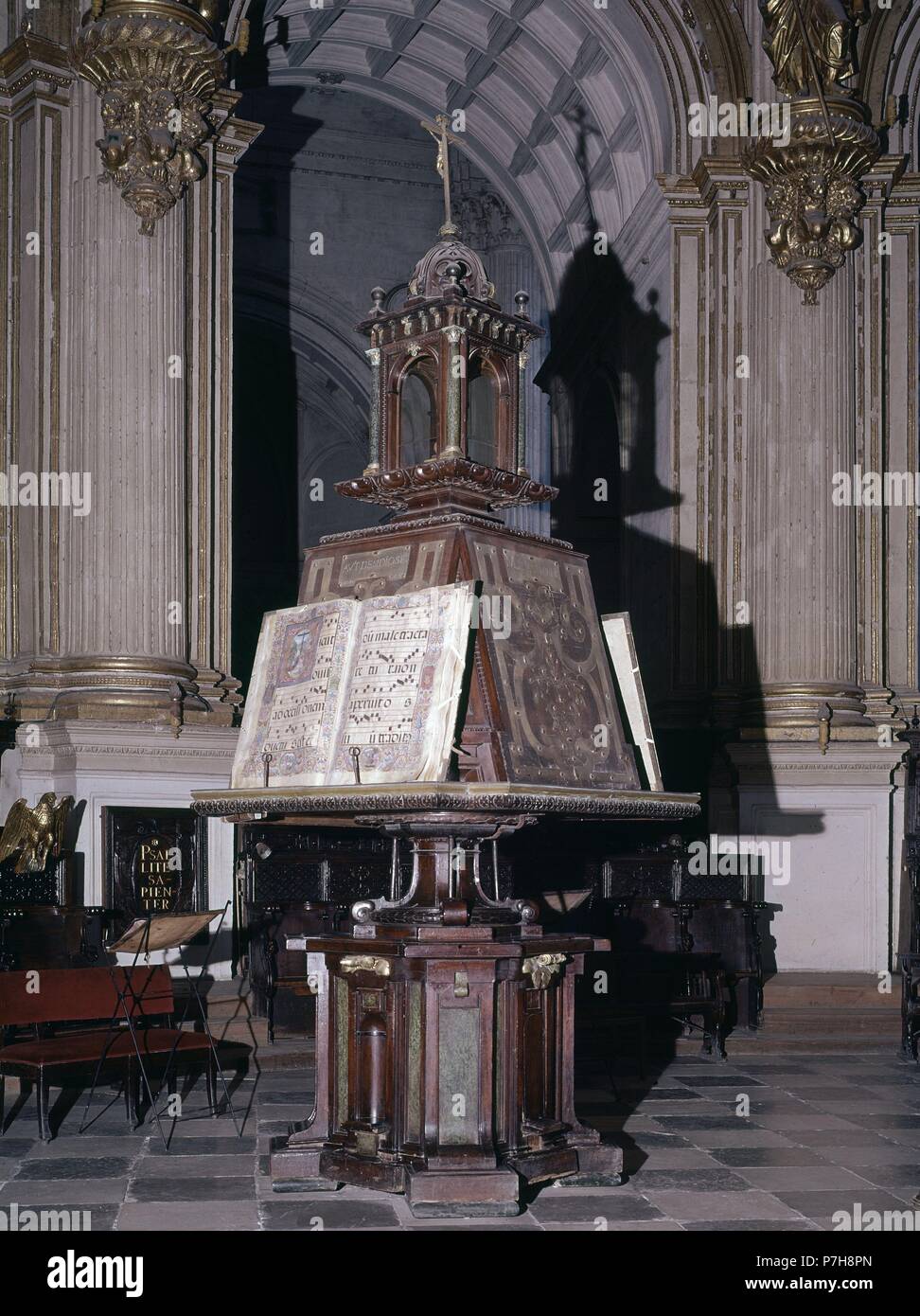 GRAN FACISTOL DEL CORO - 1652-1656 - DISEÑADO POR Alonso Cano y REALIZADO POR LOS CARPINTEROS BLAS RODRIGUEZ Y JUAN MARIN - CAOBA JASPE Y BRONCE. Autore: Alonso Cano (1601-1667). Posizione: CATEDRAL-interno, Granada, Spagna. Foto Stock